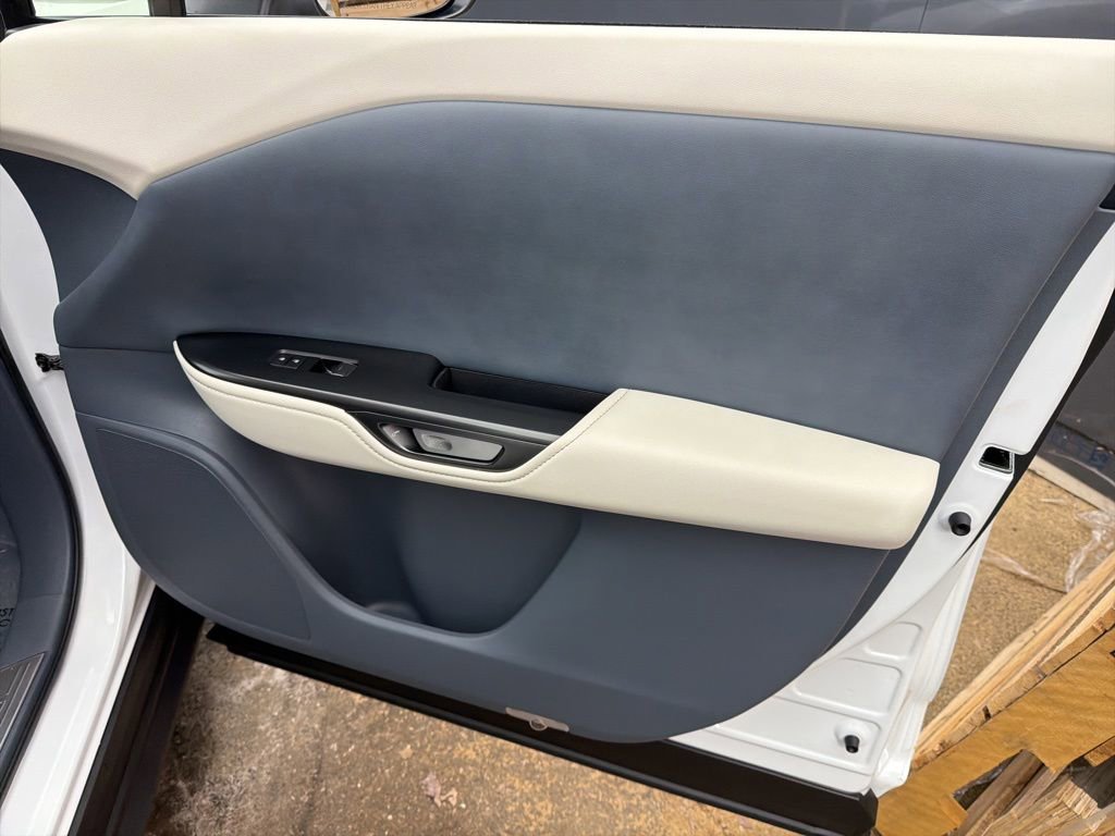 Used 2025 Lexus RZ 450e w/ Technology Package image 25