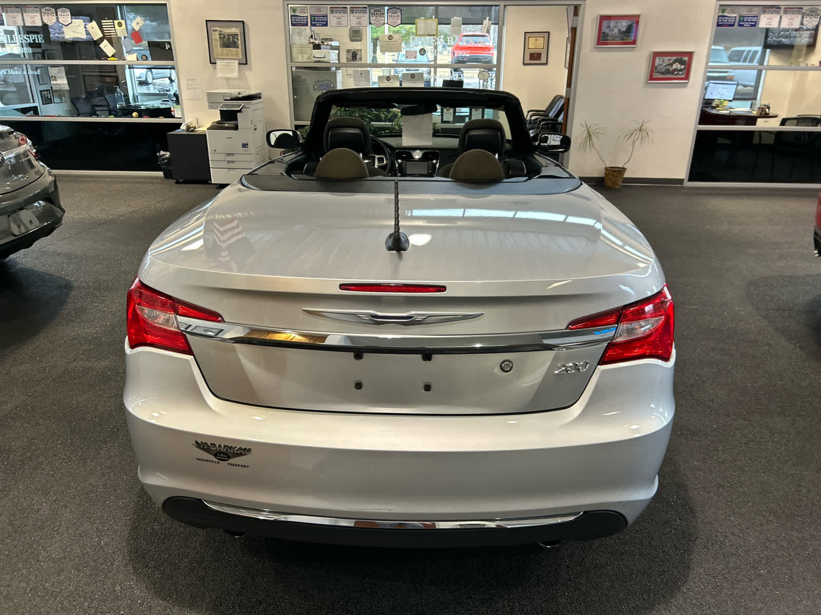 Used 2011 Chrysler 200 Touring w/ Cold Weather Group image 4