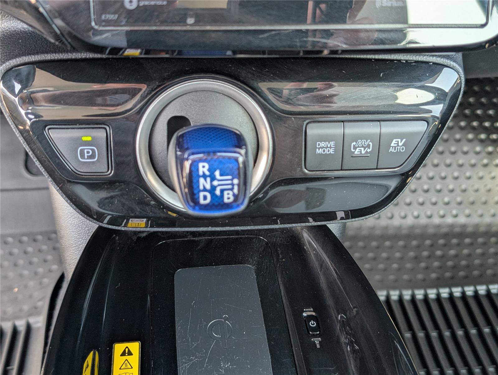 Used 2021 Toyota Prius Prime XLE image 28