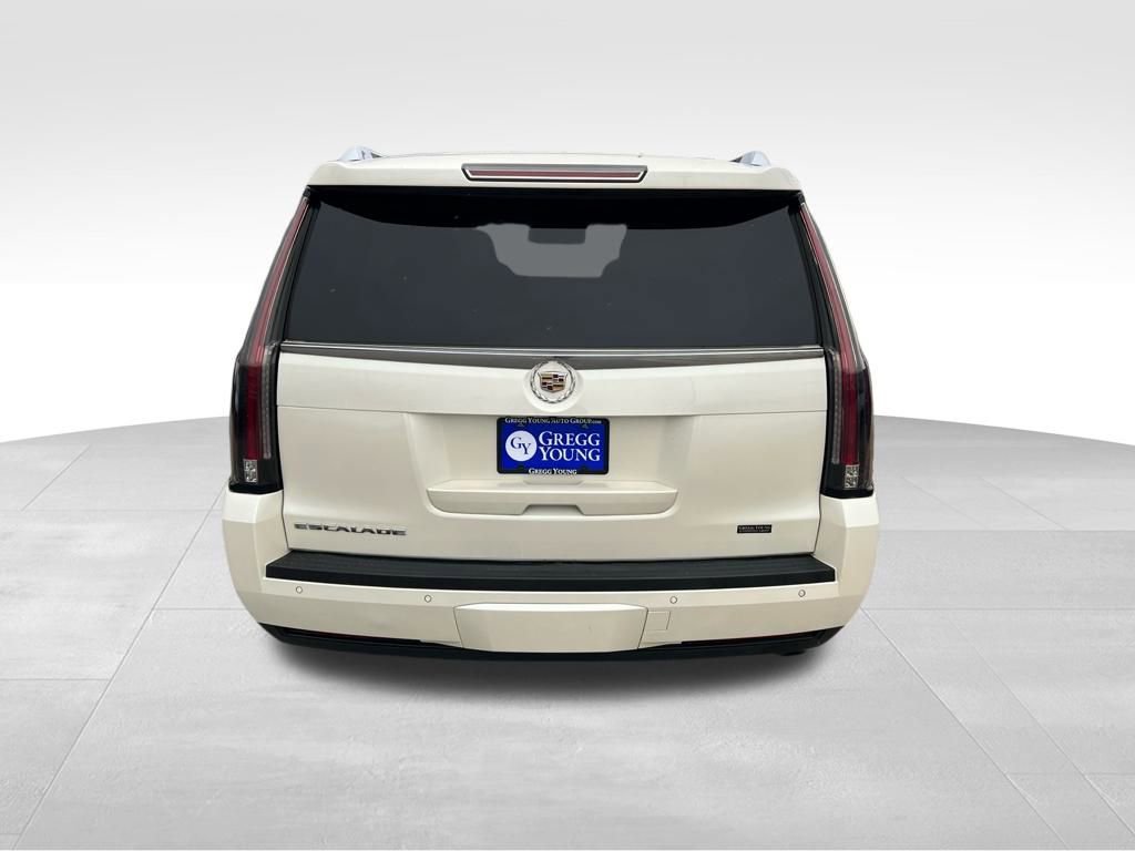 Used 2015 Cadillac Escalade Premium image 5