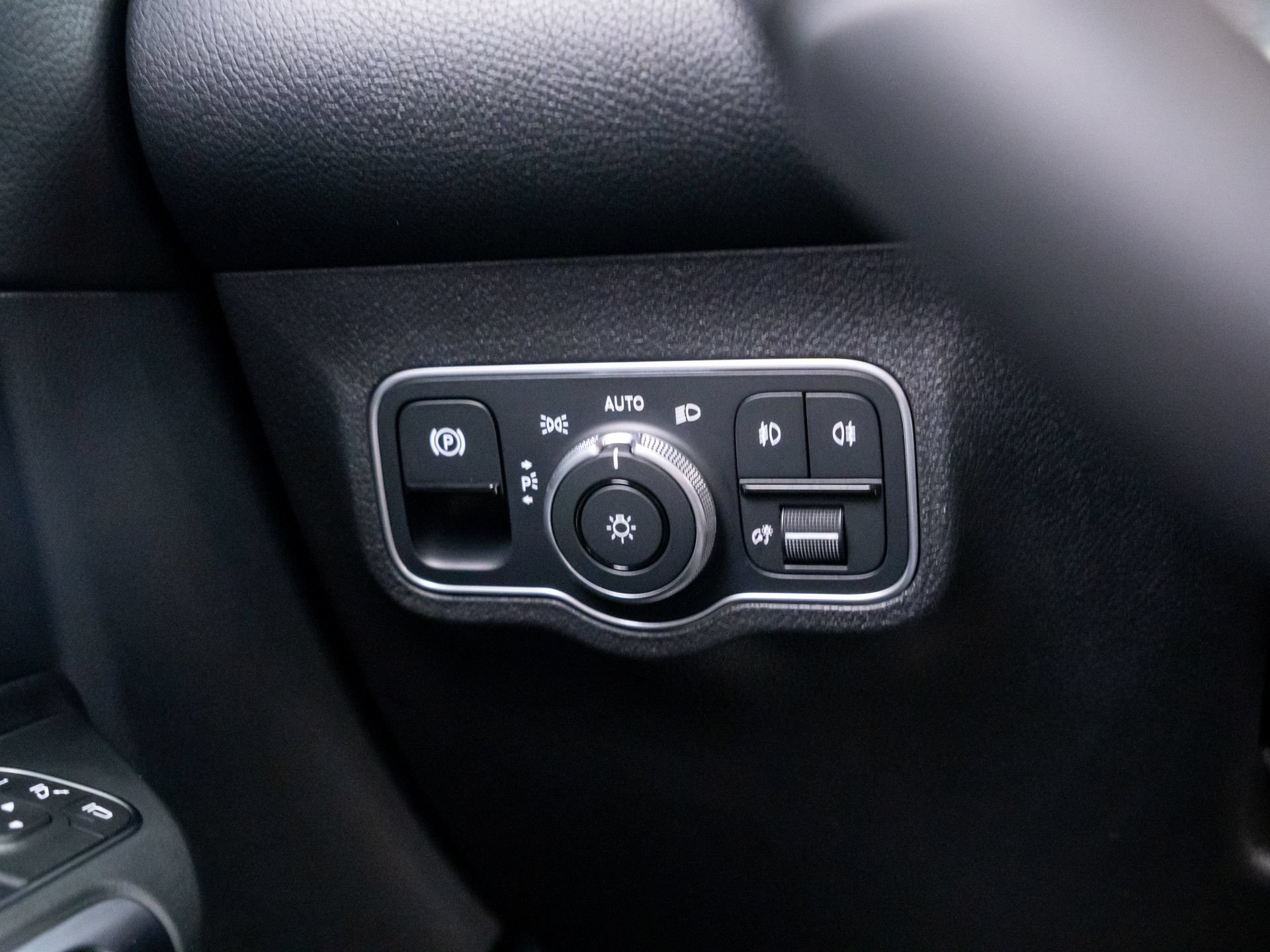 New 2026 Mercedes-Benz GLB 250 4MATIC image 21