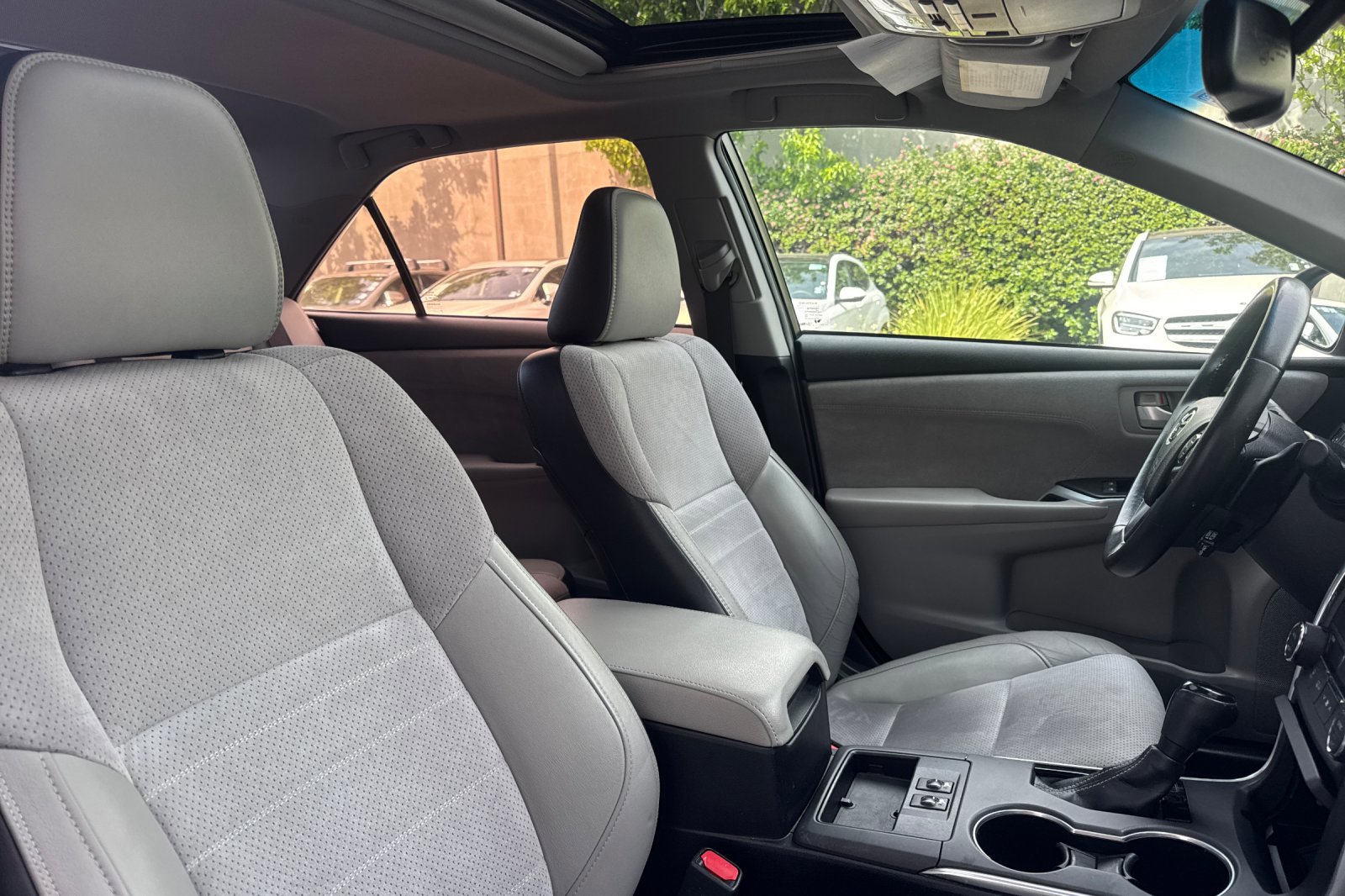Used 2015 Toyota Camry XSE w/ Advanced Technology Package FWD image 31
