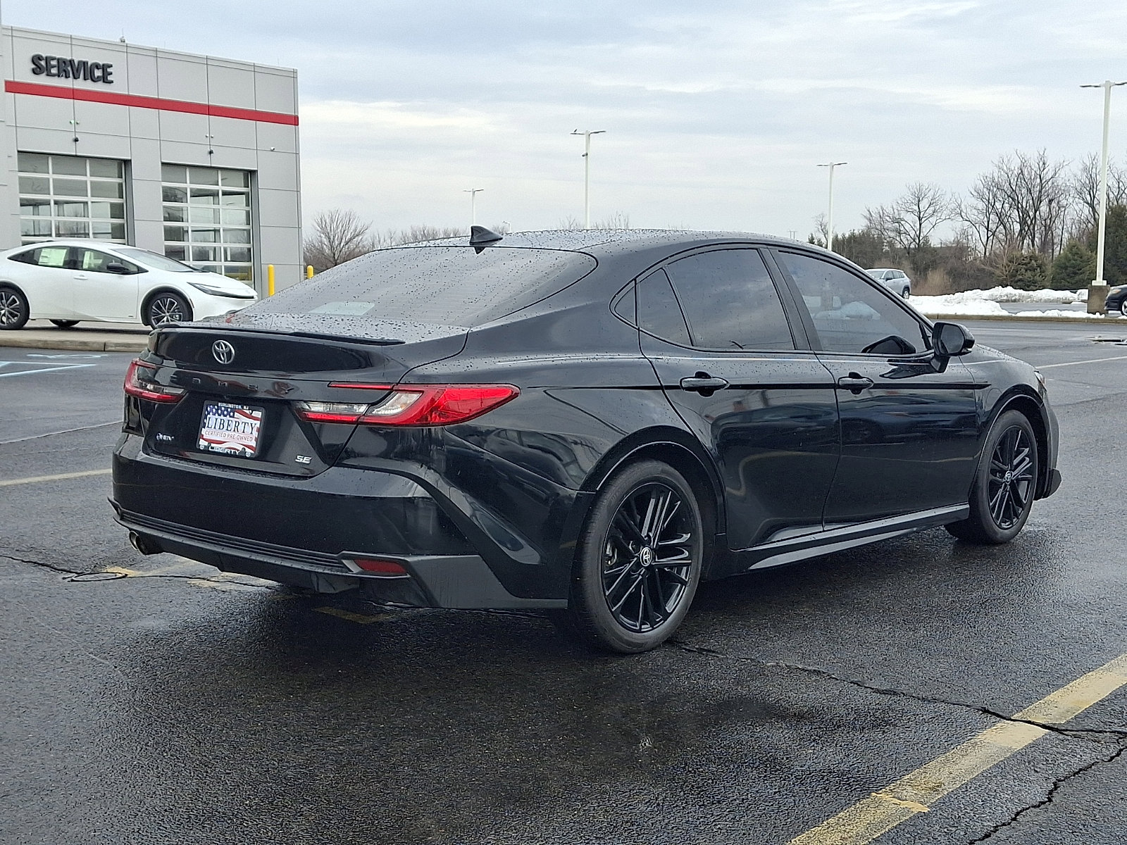 Used 2025 Toyota Camry SE image 6