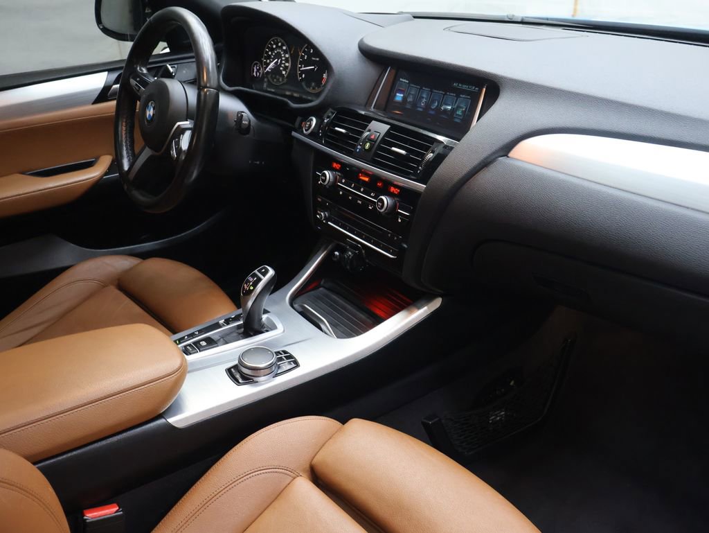 Used 2018 BMW X4 M40i image 11