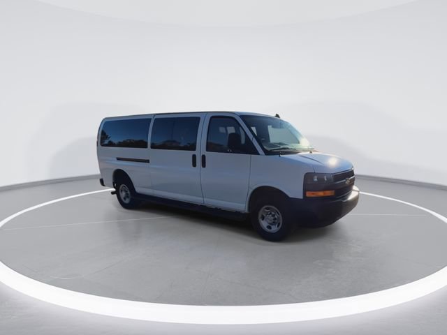 Used 2023 Chevrolet Express 3500 LS image 4