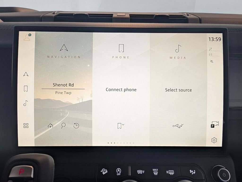 New 2026 Land Rover Defender 130 X-Dynamic SE image 18