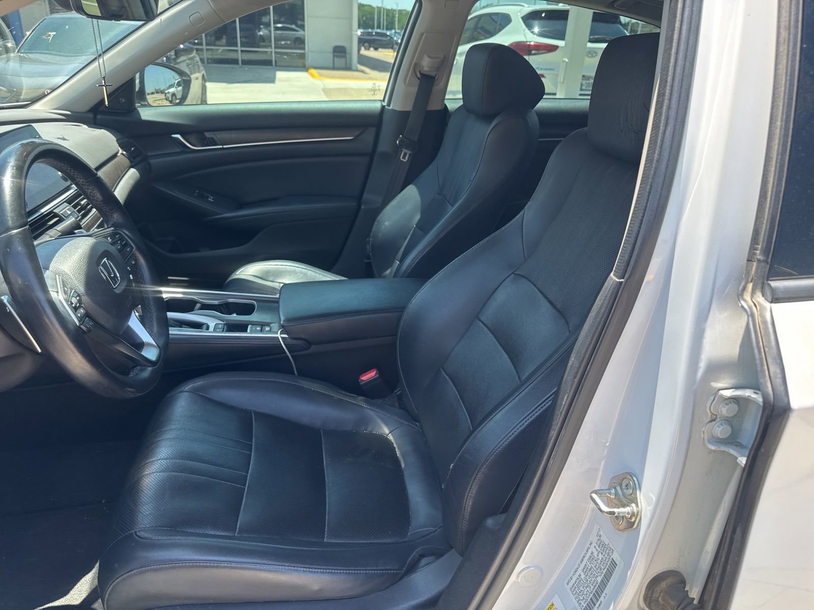 Used 2018 Honda Accord Touring image 15