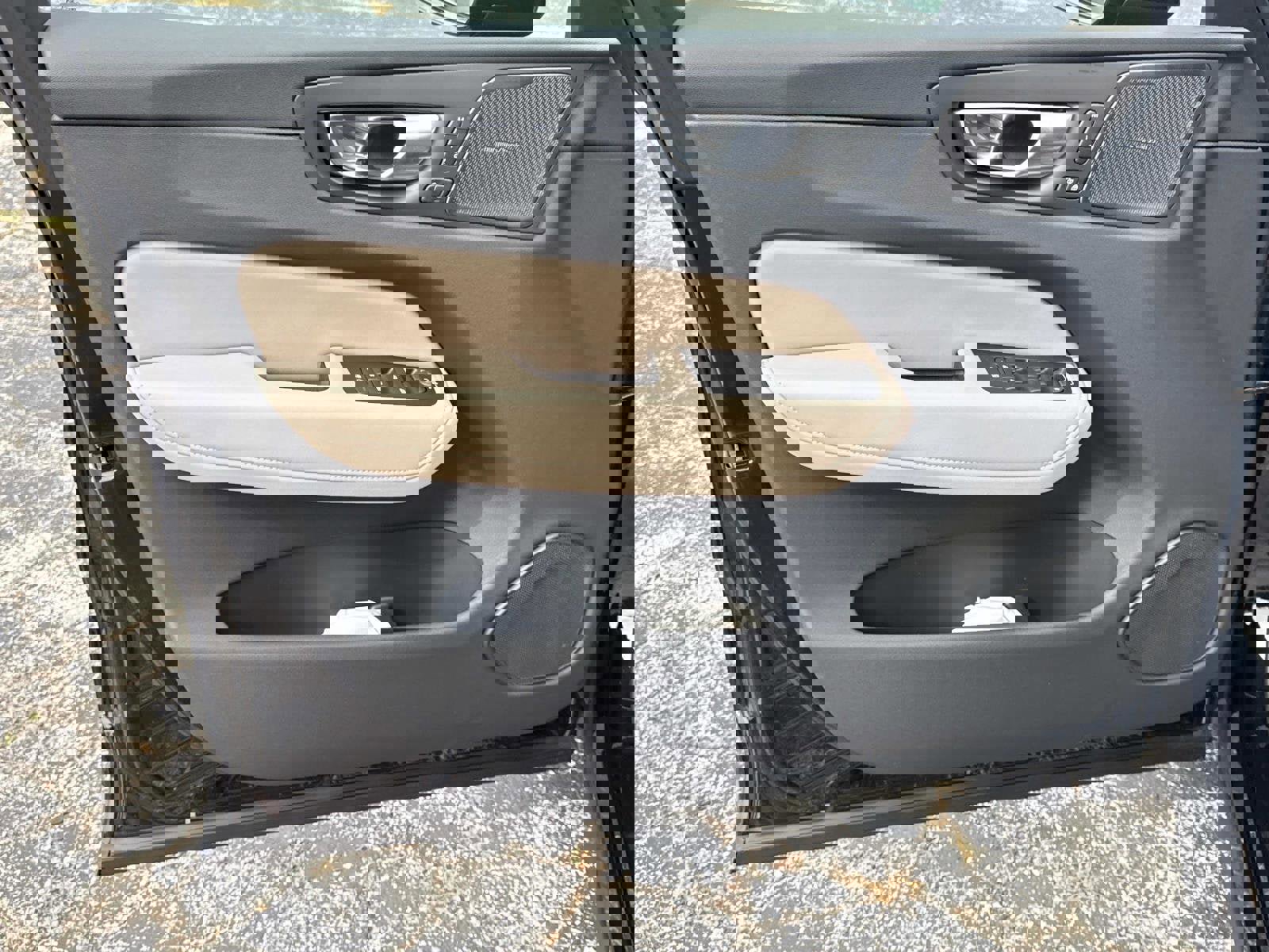 New 2026 Volvo XC60 B5 Plus w/ Climate Package image 16