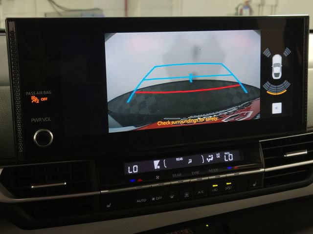 Used 2025 Toyota Sienna XLE FWD image 21