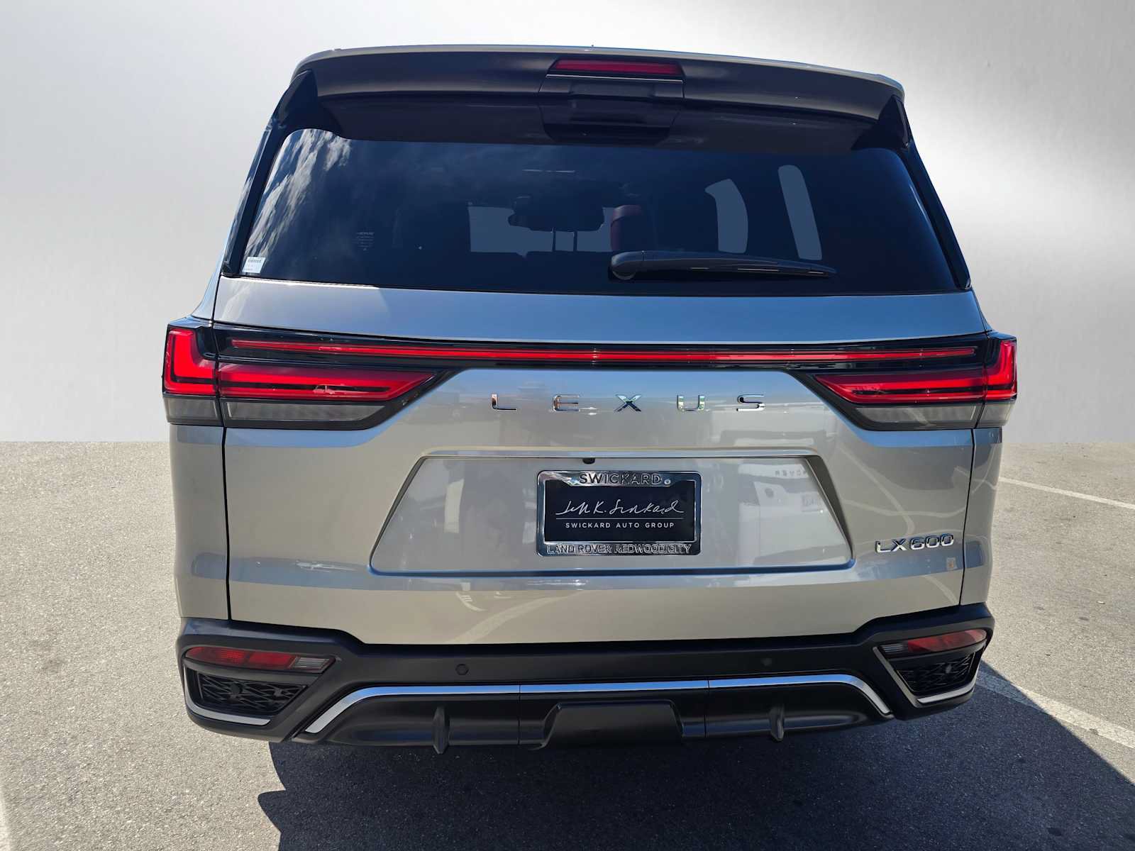 Used 2023 Lexus LX 600 F Sport w/ Accessory Package (Z1) AWD/4WD image 4