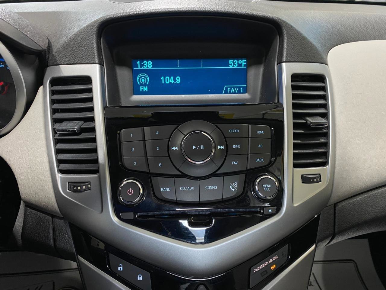Used 2014 Chevrolet Cruze LS FWD image 12