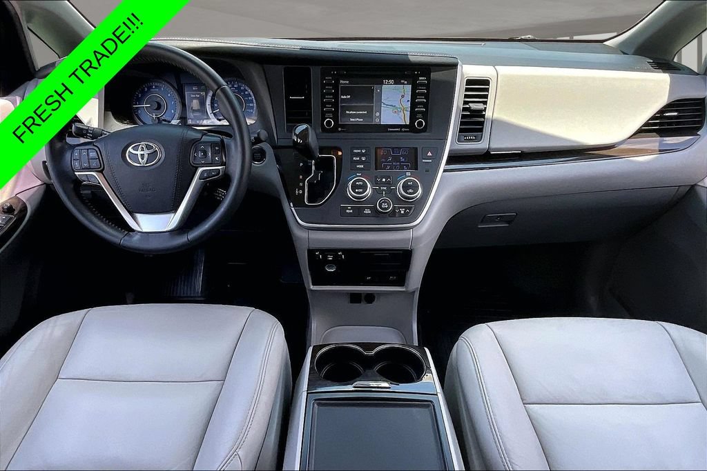 Used 2020 Toyota Sienna XLE Premium AWD/4WD image 7