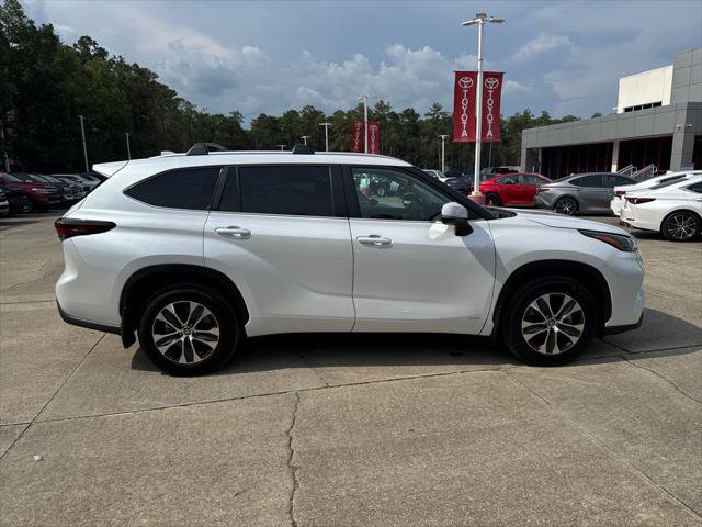 Certified 2026 Toyota Highlander XLE AWD/4WD image 8