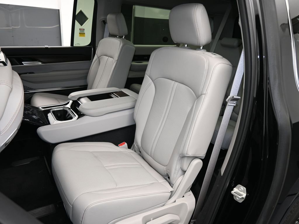 Used 2024 Jeep Grand Wagoneer L 4WD image 40