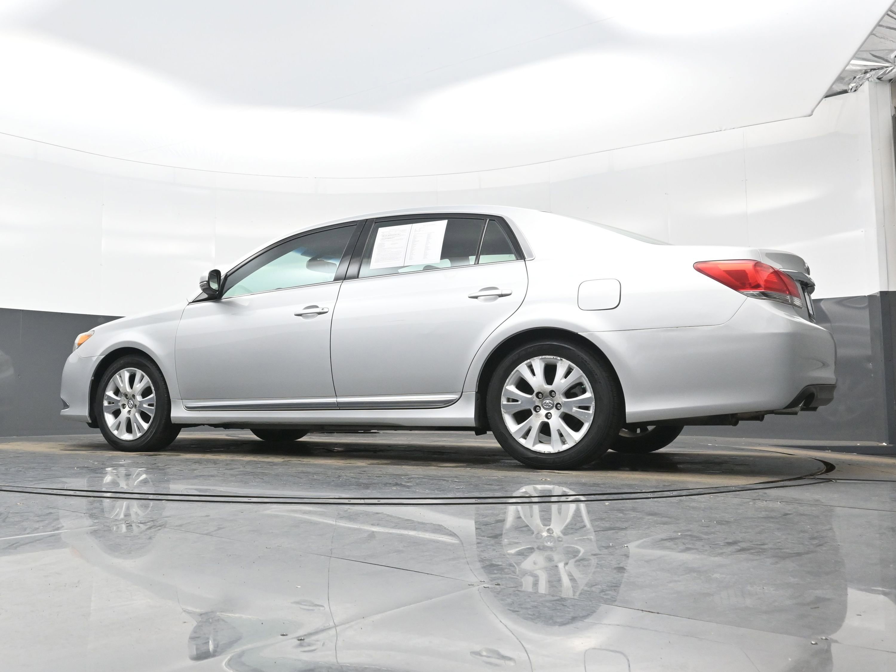 Used 2012 Toyota Avalon image 26