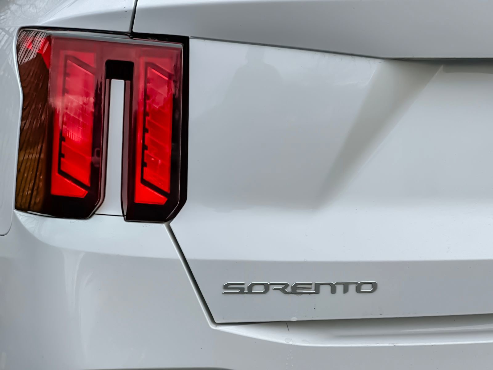 Used 2024 Kia Sorento S image 28