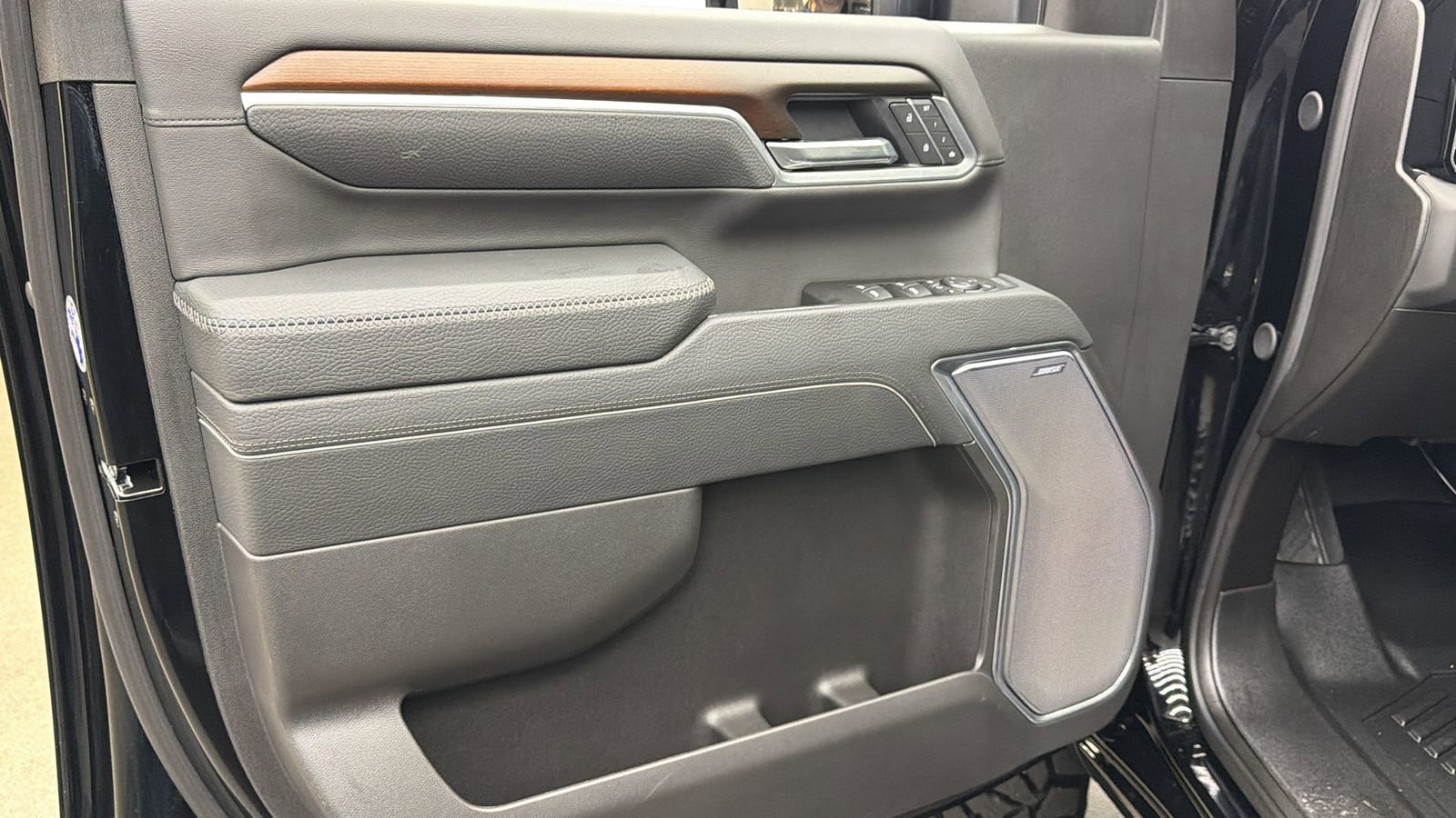 Used 2025 GMC Sierra 3500 Denali w/ Denali Reserve Package image 20