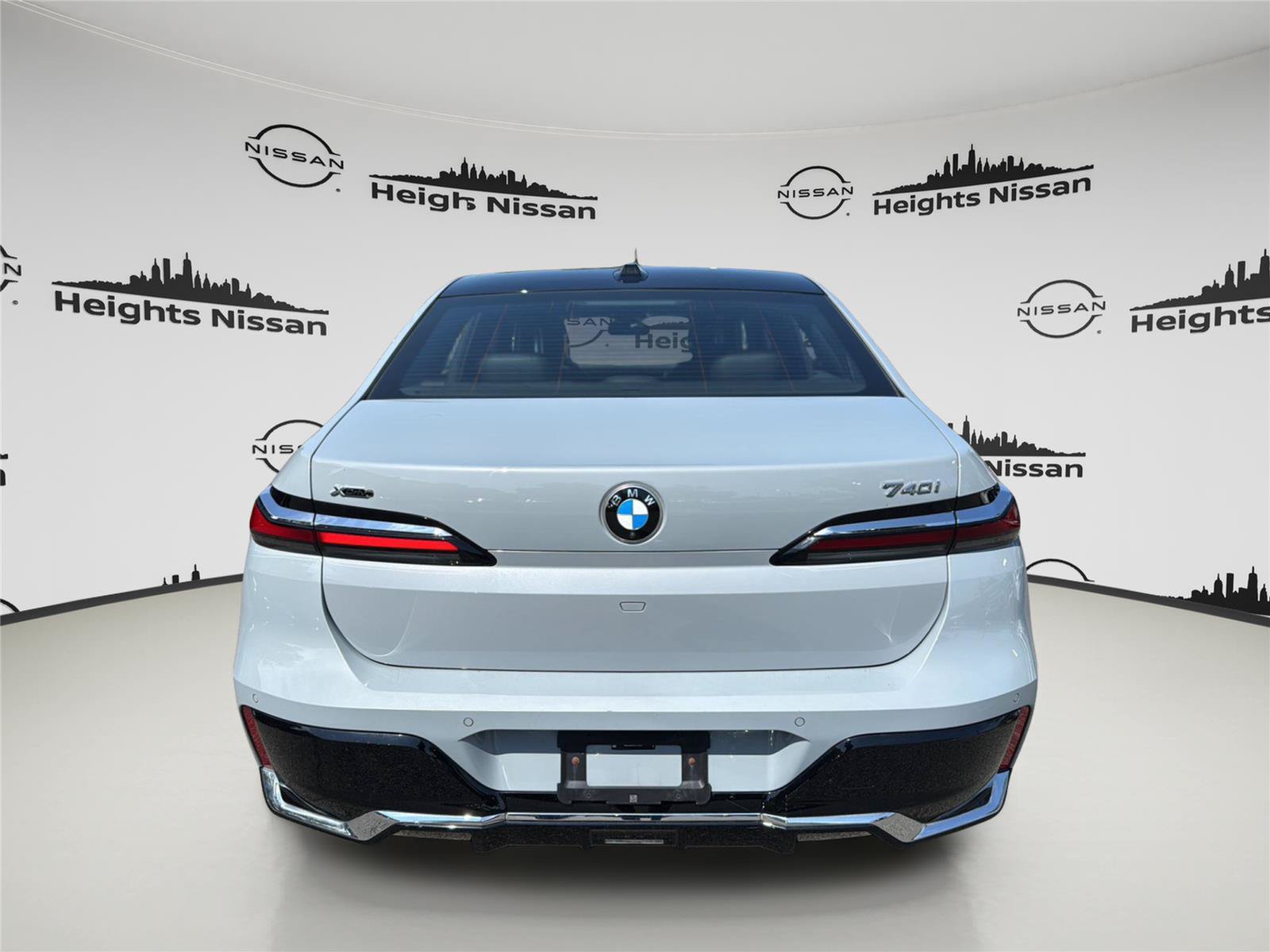 Used 2025 BMW 740i xDrive AWD/4WD image 5