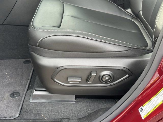 New 2025 Jeep Grand Cherokee Limited w/ Trailer Tow Package image 10