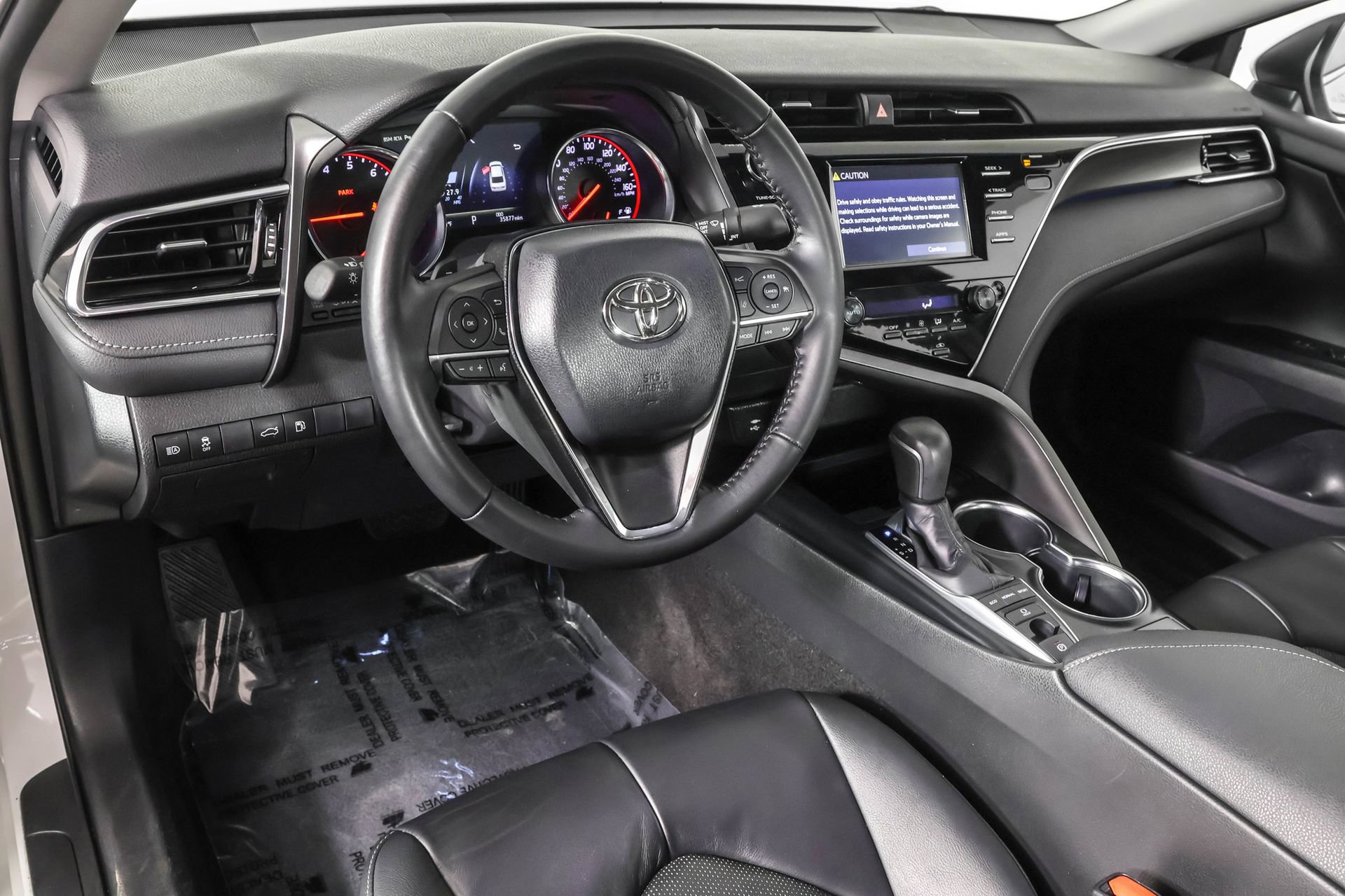Used 2018 Toyota Camry XSE image 4