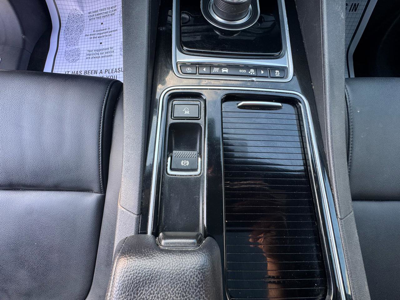 Used 2018 Jaguar F-PACE Premium AWD/4WD image 19