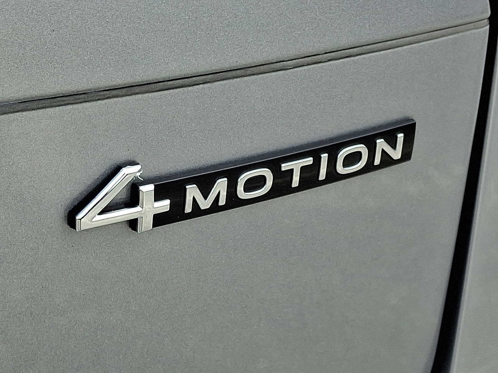 Used 2024 Volkswagen Tiguan SE w/ Panoramic Sunroof Package AWD/4WD image 23