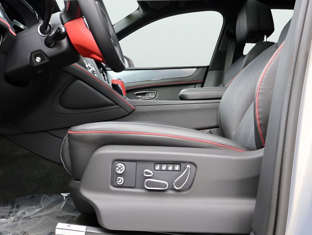 Used 2023 Bentley Bentayga Plug-In Hybrid AWD/4WD image 37