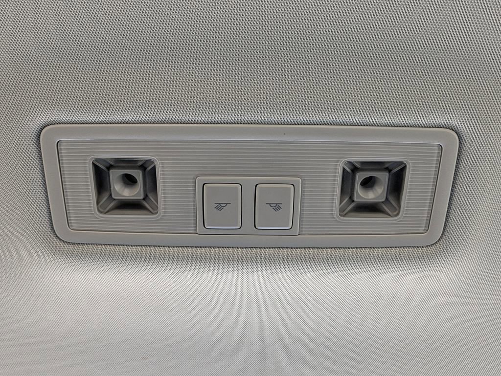 Used 2022 Volkswagen Atlas SE image 26