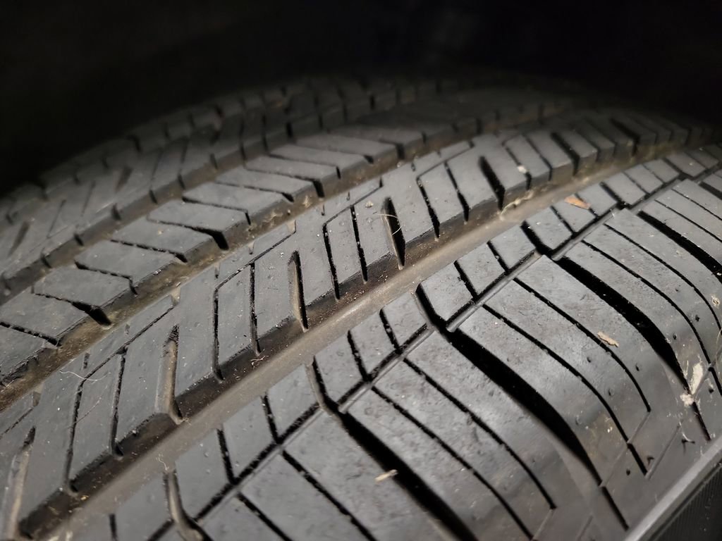 Used 2023 Chrysler Pacifica Touring-L FWD image 11