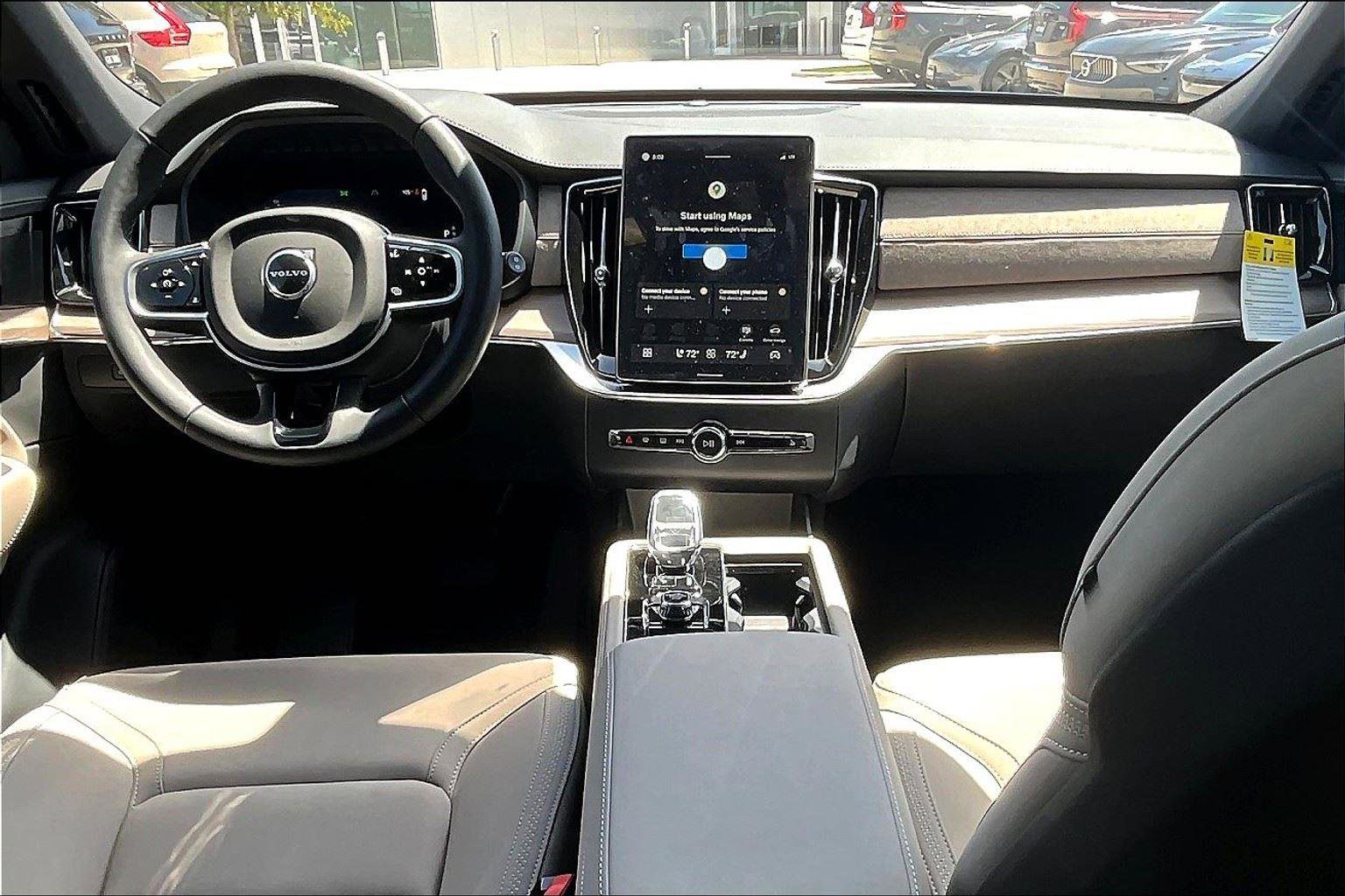 New 2026 Volvo XC90 B6 Plus w/ Protection Package Premier image 8