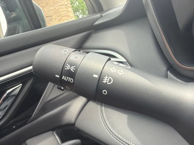 Used 2025 Subaru Outback Touring AWD/4WD image 26