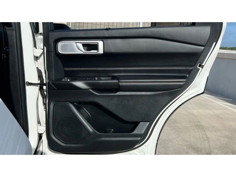 Used 2020 Ford Explorer ST w/ Premium Technology Package image 16