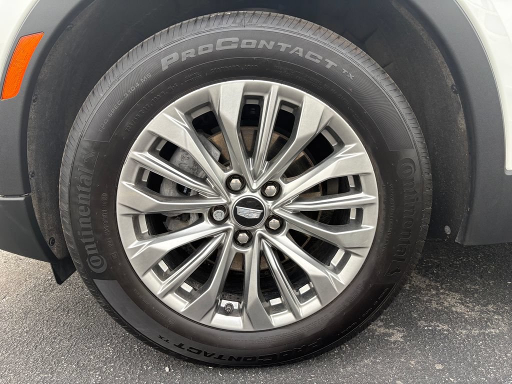 Used 2024 Cadillac XT4 Premium Luxury w/ Active Safety Package AWD/4WD image 9