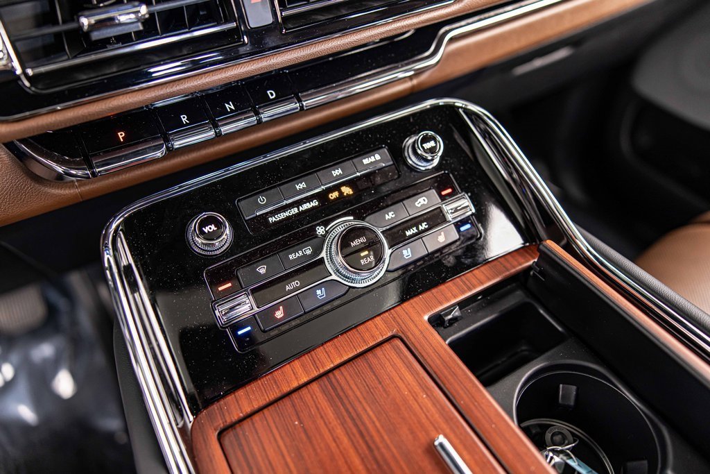 Used 2024 Lincoln Navigator Reserve w/ Equipment Group 201A image 29