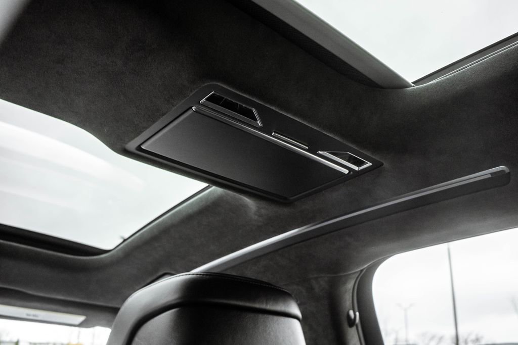 Used 2021 Audi A8 L 4.0T w/ Luxury Package image 37