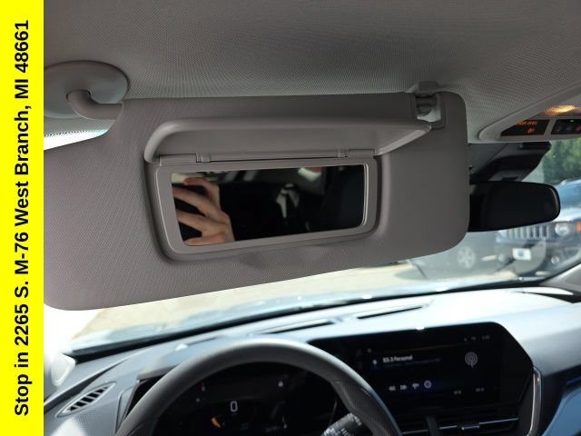 Used 2025 Chevrolet Trax LT FWD image 30