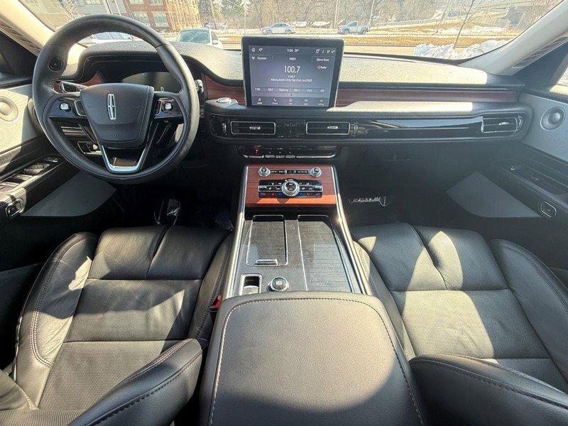 Certified 2023 Lincoln Aviator Reserve w/ Equipment Group 201A image 12