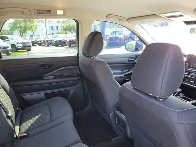 Used 2024 Nissan Pathfinder S AWD/4WD image 30