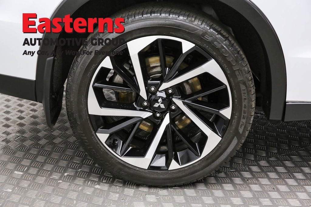 Used 2024 Mitsubishi Outlander SE image 30
