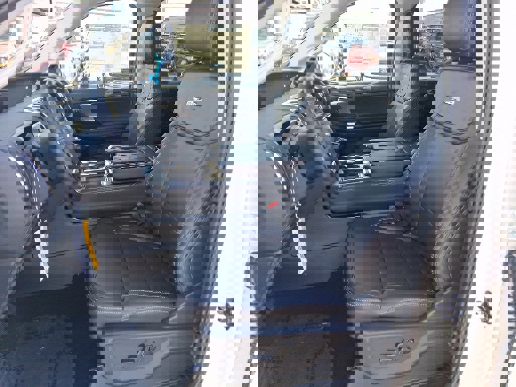 New 2025 Ford Expedition Max Platinum w/ Driver's Package image 33