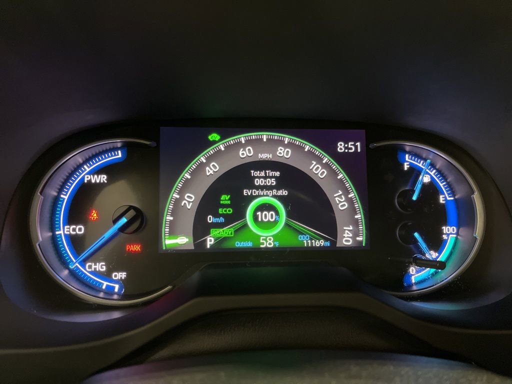 Used 2023 Toyota RAV4 SE w/ Weather & Moonroof Package image 23