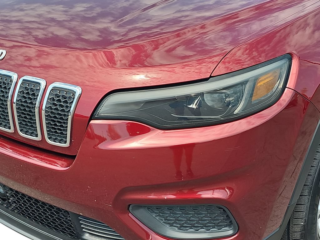 Used 2021 Jeep Cherokee Latitude FWD image 30