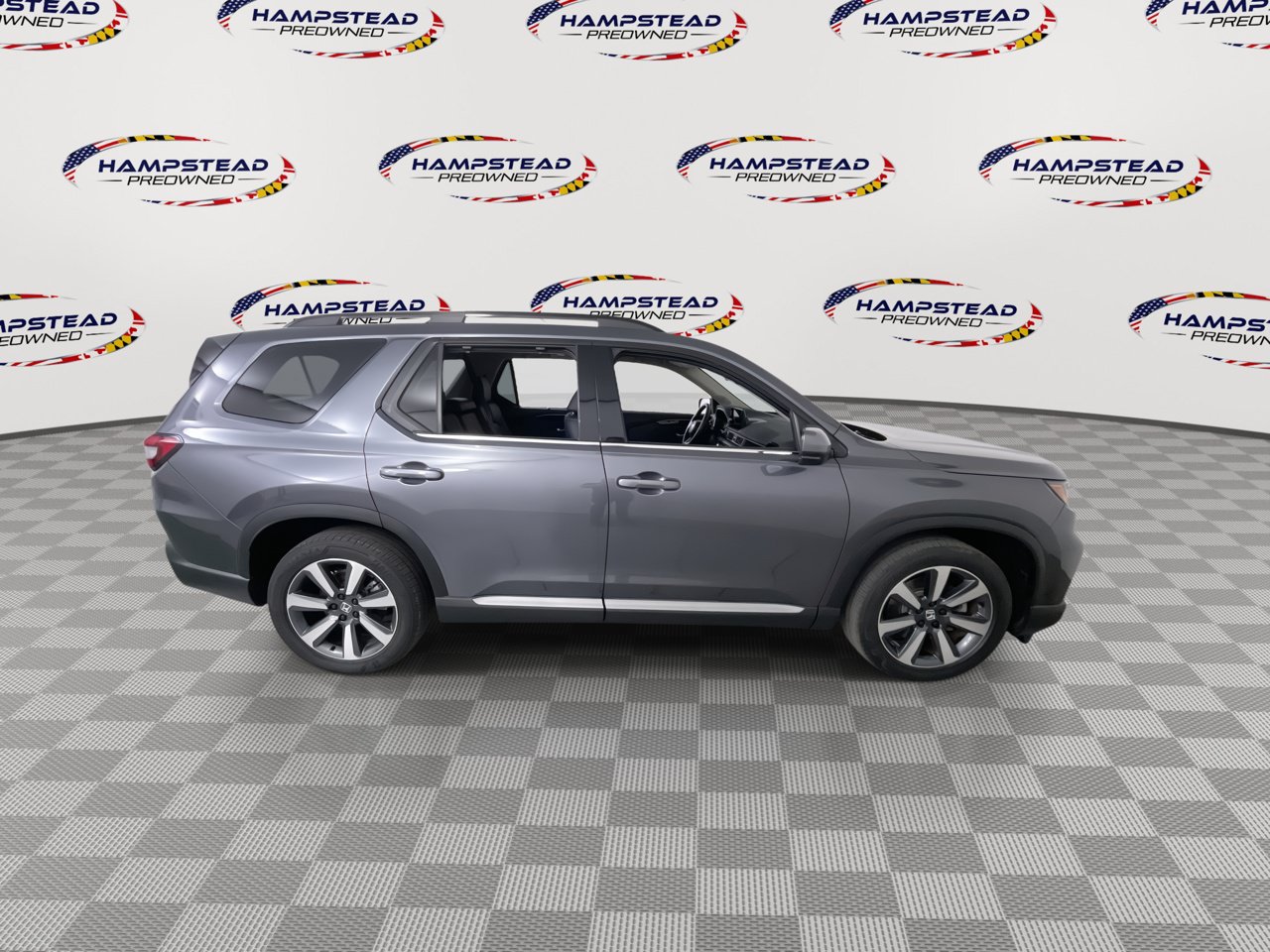 Used 2025 Honda Pilot Touring image 9