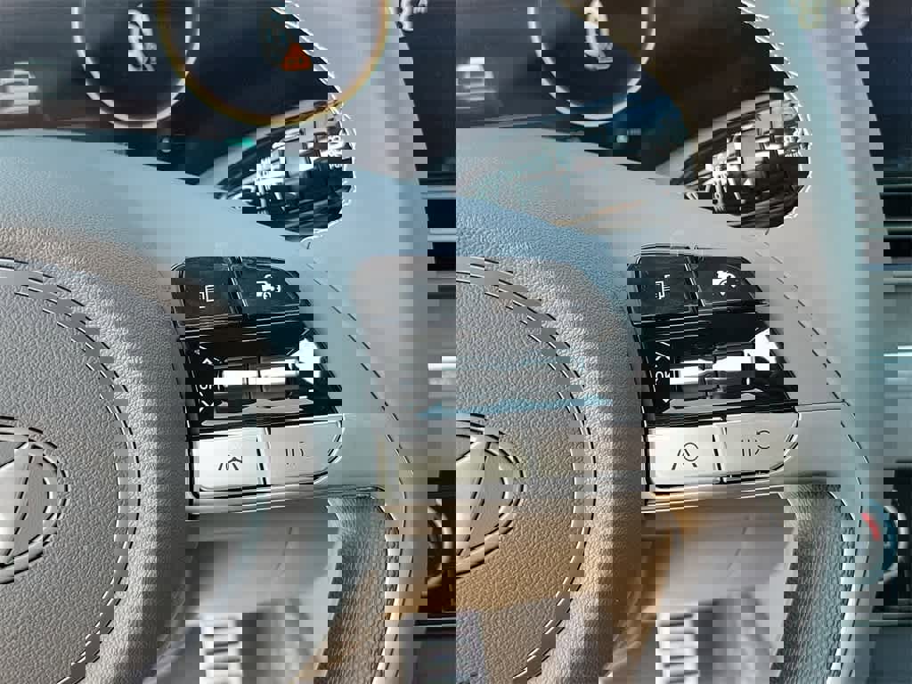 New 2025 Hyundai Elantra SEL image 25