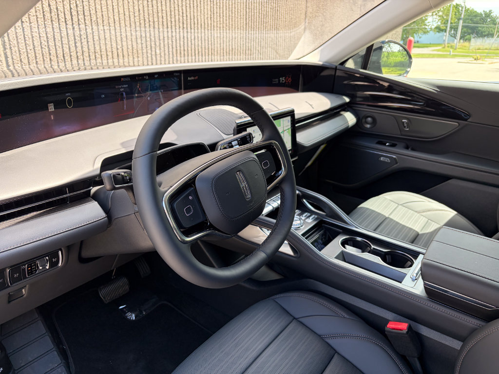 New 2026 Lincoln Nautilus Reserve w/ Jet Appearance Package AWD/4WD image 10