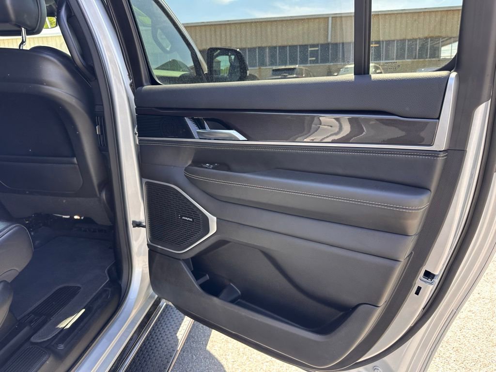 Used 2024 Jeep Wagoneer L 4WD image 22