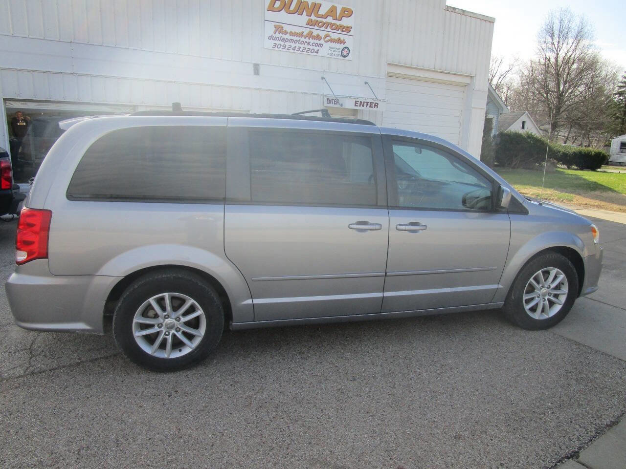 Used 2016 Dodge Grand Caravan SXT image 6