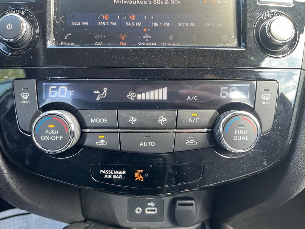 Used 2019 Nissan Rogue Sport SV w/ Technology Package AWD/4WD image 16
