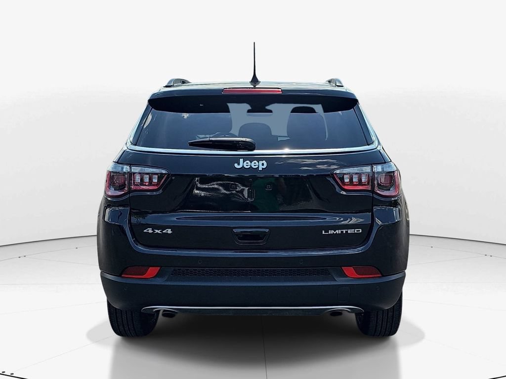 Used 2023 Jeep Compass Limited w/ Sun and Sound Group AWD/4WD image 7