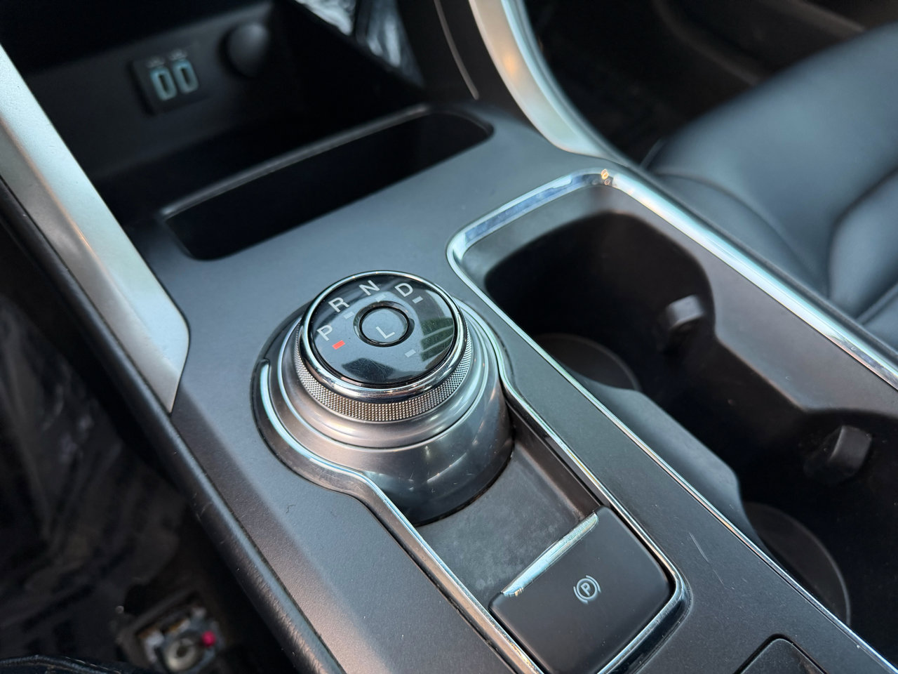 Used 2020 Ford Fusion SEL image 23